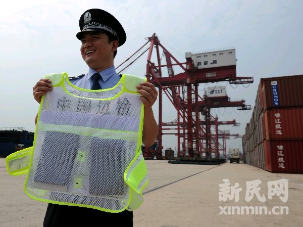 ���������磬�����߼��񾯿�ʼ�䱸���鱳�ģ�������ִ�ڿ�����ˬһ���ˡ��������� ���� ��