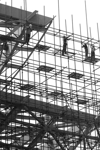 ����վ�ڽ��ּ���ʩ����ͷ�ϴ��Ű�ȫñ������ϵ�Ű�ȫ��