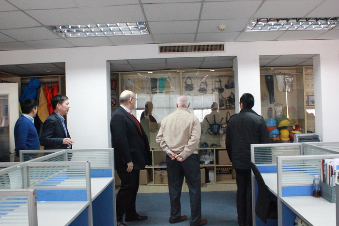 ÷˼��ȫ����ϯ����ٵ�һ���쵼ݰ���Ϻ���Ϊָ��