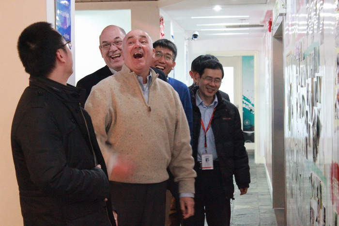 ÷˼��ȫ����ϯ����ٵ�һ���쵼ݰ���Ϻ���Ϊָ��